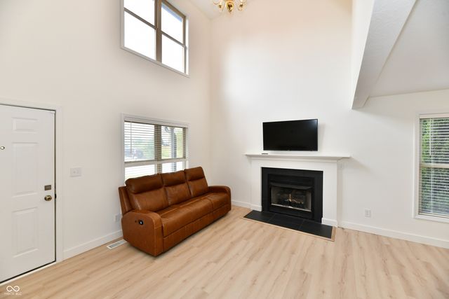 1600 Liberty Way, Hope, IN 47246