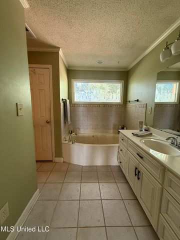 1202 Heidenheim Drive, Pascagoula, MS 39581