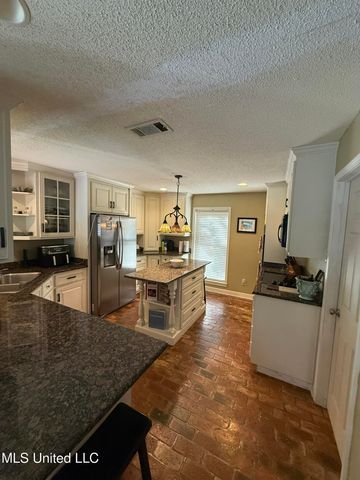 1202 Heidenheim Drive, Pascagoula, MS 39581