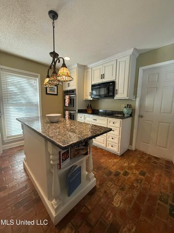 1202 Heidenheim Drive, Pascagoula, MS 39581