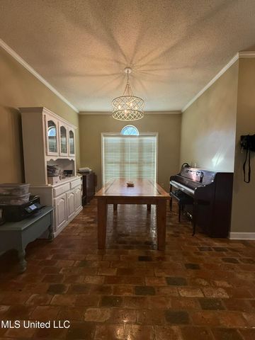 1202 Heidenheim Drive, Pascagoula, MS 39581