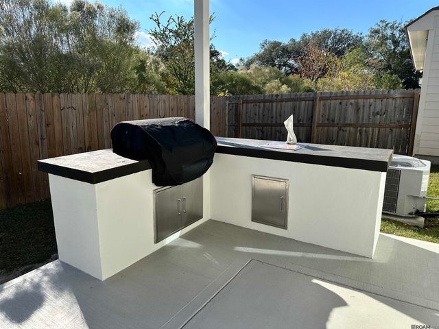 15530 Fieldside Ave, Baton Rouge, LA 70816