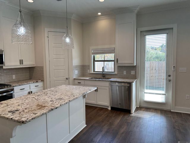 15530 Fieldside Ave, Baton Rouge, LA 70816