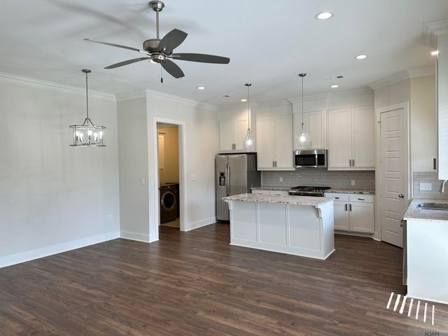 15530 Fieldside Ave, Baton Rouge, LA 70816