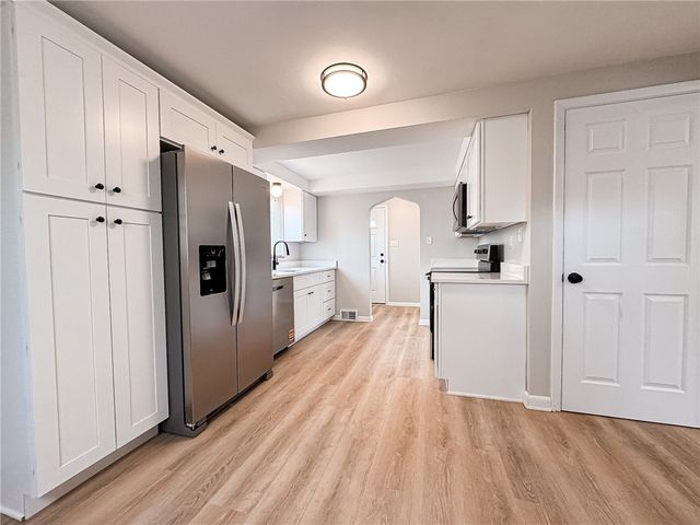 3806 Sarah St, Mckeesport, PA 15132