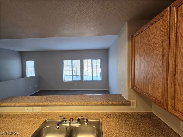 2011 Sue Court 203, Las Vegas, NV 89108