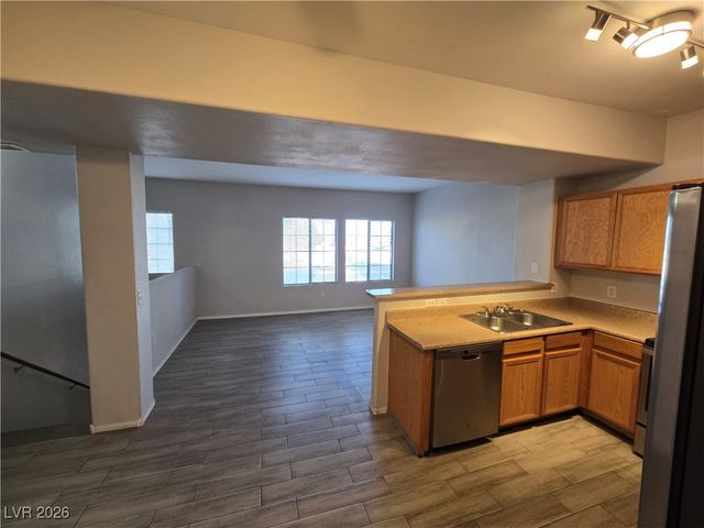 2011 Sue Court 203, Las Vegas, NV 89108