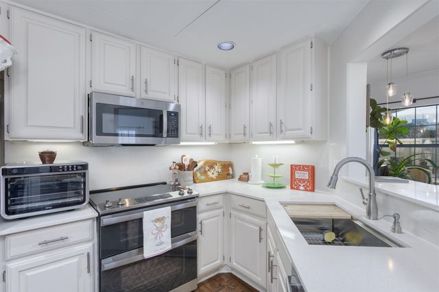 5950 Lindenshire Lane 101, Dallas, TX 75230