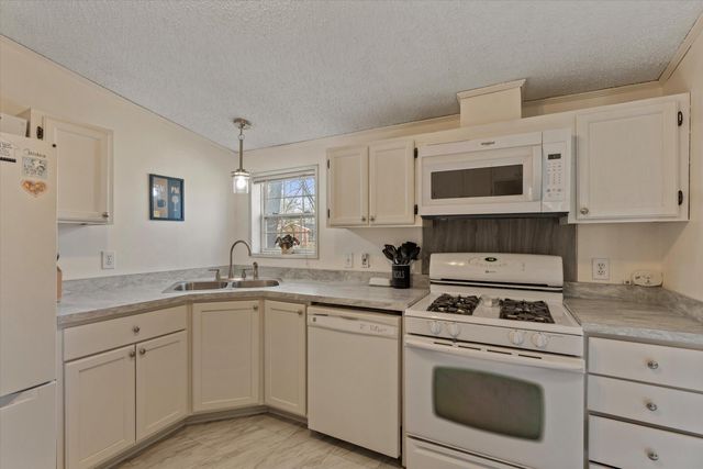 21864 Mccain Lane, Edwardsburg, MI 49112