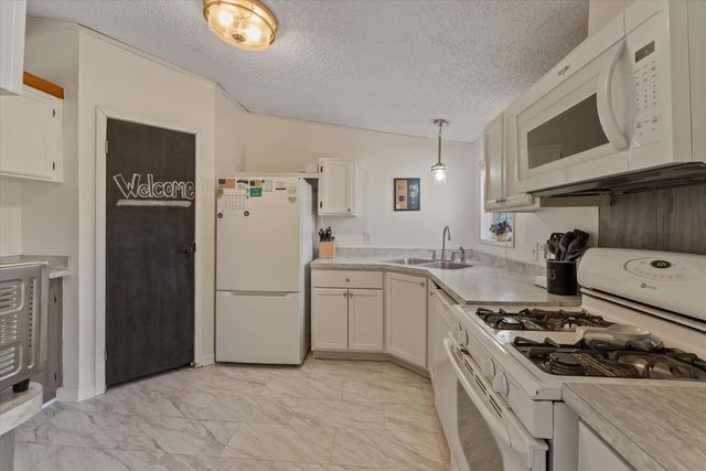 21864 Mccain Lane, Edwardsburg, MI 49112