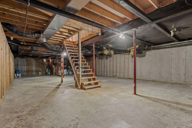 21864 Mccain Lane, Edwardsburg, MI 49112