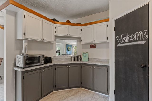 21864 Mccain Lane, Edwardsburg, MI 49112