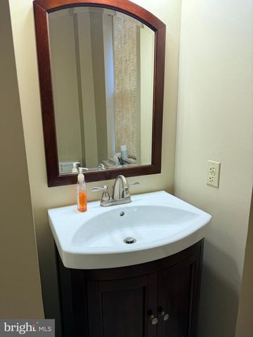 1313 WOLF ST, Philadelphia, PA 19148