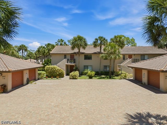 3207 Horse Carriage WAY 403, Naples, FL 34105