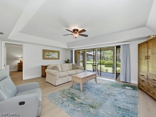 3207 Horse Carriage WAY 403, Naples, FL 34105