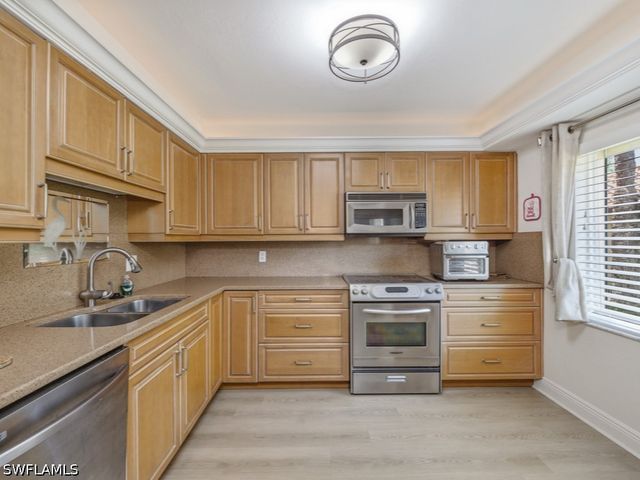 3207 Horse Carriage WAY 403, Naples, FL 34105