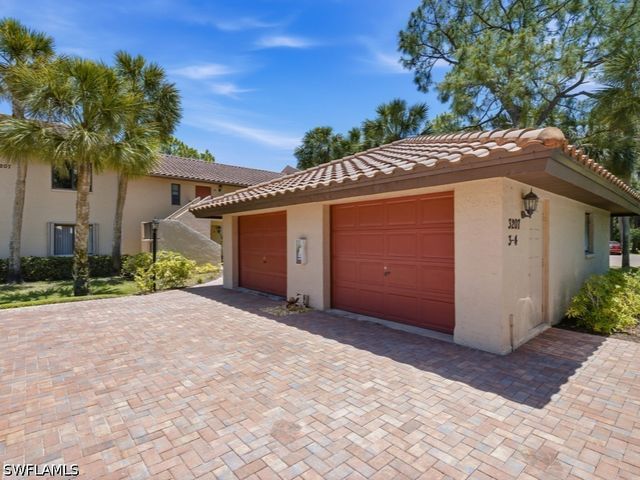 3207 Horse Carriage WAY 403, Naples, FL 34105