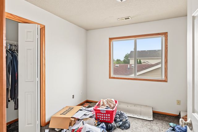 4615 E Merced Street, Des Moines, IA 50317