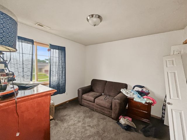 4615 E Merced Street, Des Moines, IA 50317