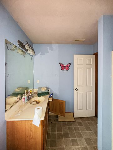 4615 E Merced Street, Des Moines, IA 50317