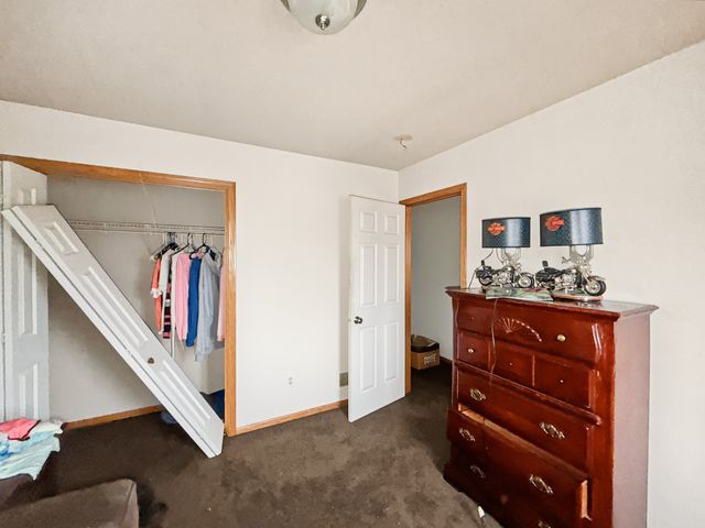 4615 E Merced Street, Des Moines, IA 50317