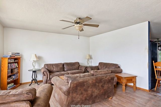 4615 E Merced Street, Des Moines, IA 50317