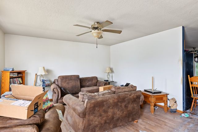 4615 E Merced Street, Des Moines, IA 50317