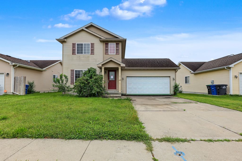 4615 E Merced Street, Des Moines, IA 50317