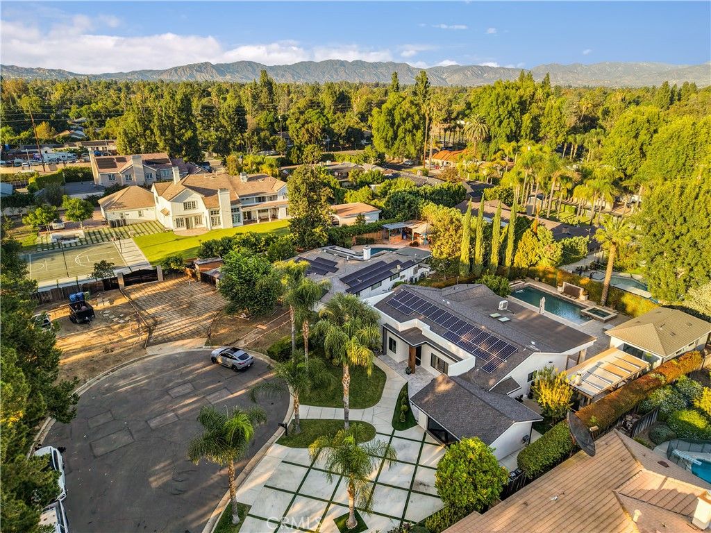 8622 White Oak Avenue, Sherwood Forest, CA 91325 — exterior
