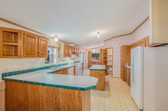 102 Apple Court, Muskegon, MI 49445