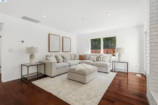 11263 Rolling Hills Dr, Dublin, CA 94568
