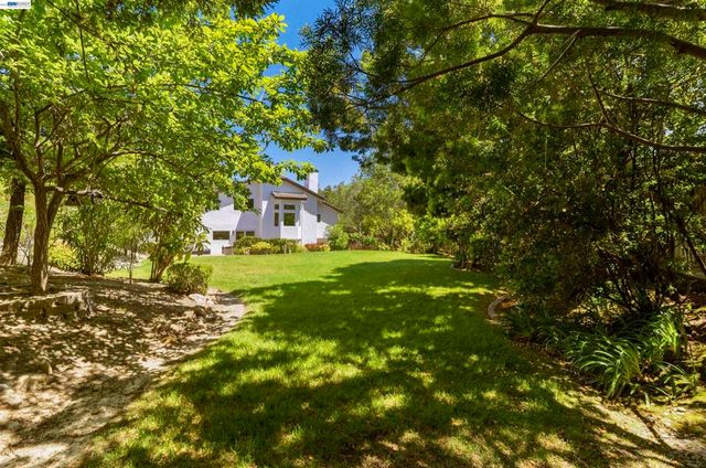 11263 Rolling Hills Dr, Dublin, CA 94568