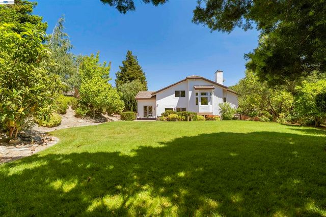 11263 Rolling Hills Dr, Dublin, CA 94568