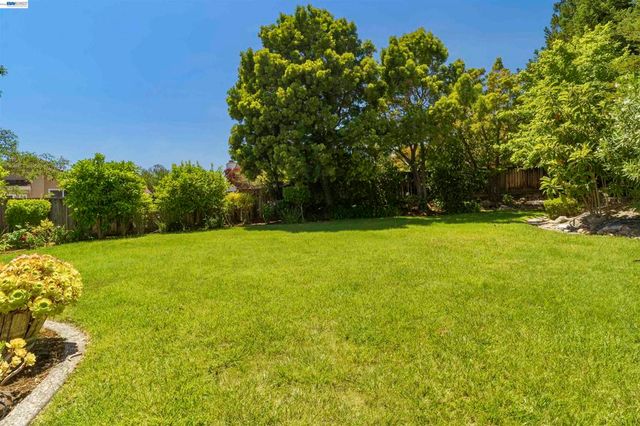 11263 Rolling Hills Dr, Dublin, CA 94568