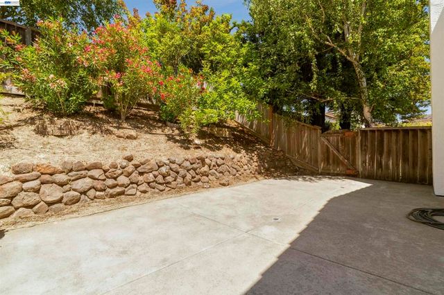 11263 Rolling Hills Dr, Dublin, CA 94568