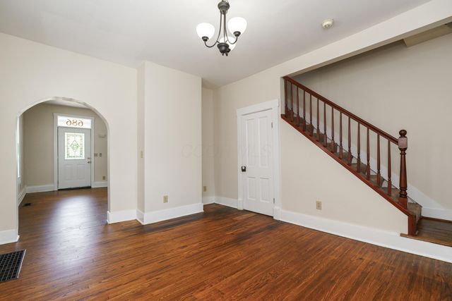 686 Hamlet Street, Columbus, OH 43215