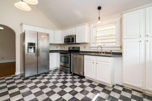 686 Hamlet Street, Columbus, OH 43215