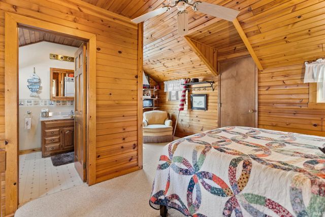 9260 E 430 S, Wolcottville, IN 46795
