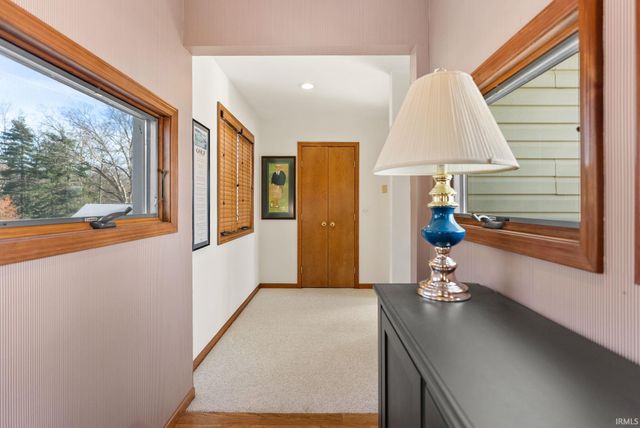 9260 E 430 S, Wolcottville, IN 46795