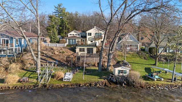 9260 E 430 S, Wolcottville, IN 46795