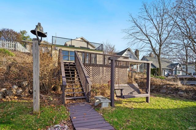 9260 E 430 S, Wolcottville, IN 46795