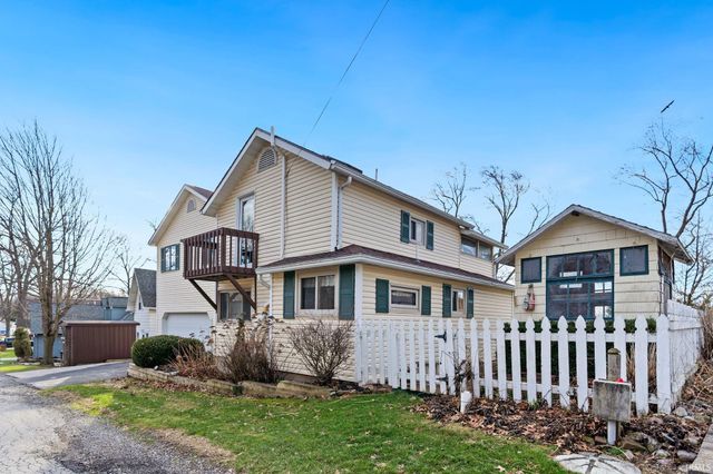 9260 E 430 S, Wolcottville, IN 46795