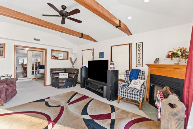 9260 E 430 S, Wolcottville, IN 46795
