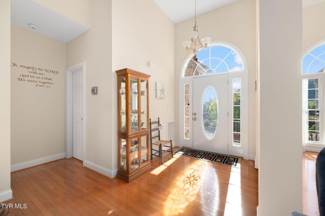 484 Wyndham Drive, Gray, TN 37615