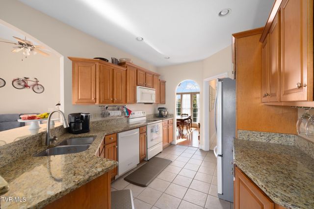 484 Wyndham Drive, Gray, TN 37615