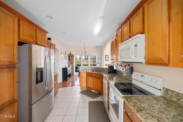 484 Wyndham Drive, Gray, TN 37615