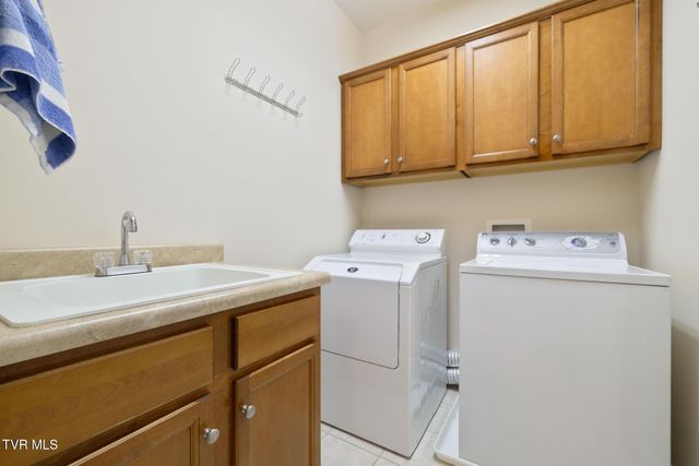 484 Wyndham Drive, Gray, TN 37615
