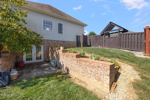 484 Wyndham Drive, Gray, TN 37615