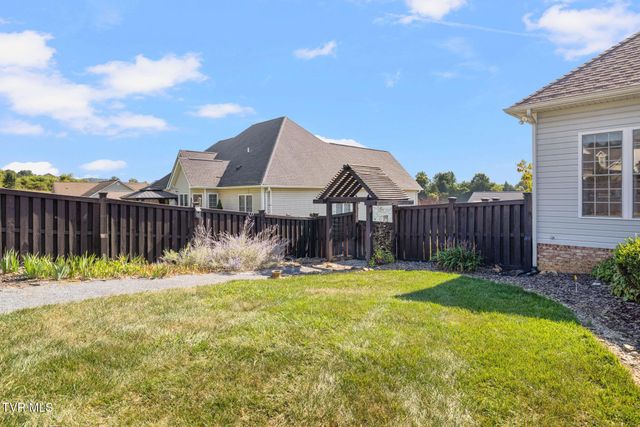 484 Wyndham Drive, Gray, TN 37615