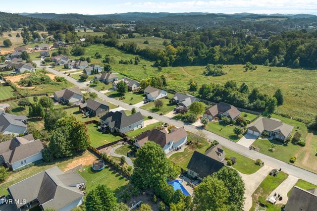484 Wyndham Drive, Gray, TN 37615